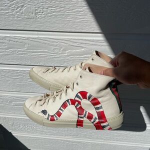 Gucci Kingsnake Leather high tops 
-size 6 in men’s, 8 women’s 
-no dust bags